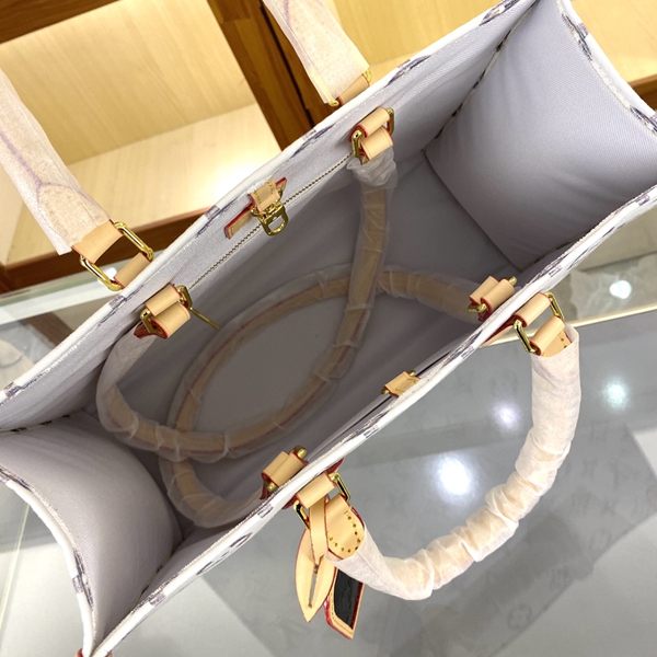 ルイヴィトンバッグ着用イメージ